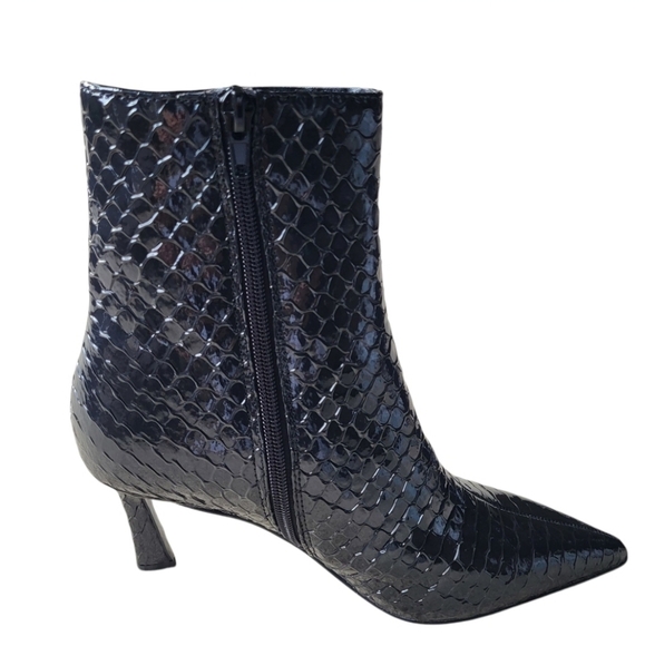 Steve Madden Leena Pointed Toe Heeled Side Zip Bootie Fish Scale Black Size 7 - Picture 2 of 10